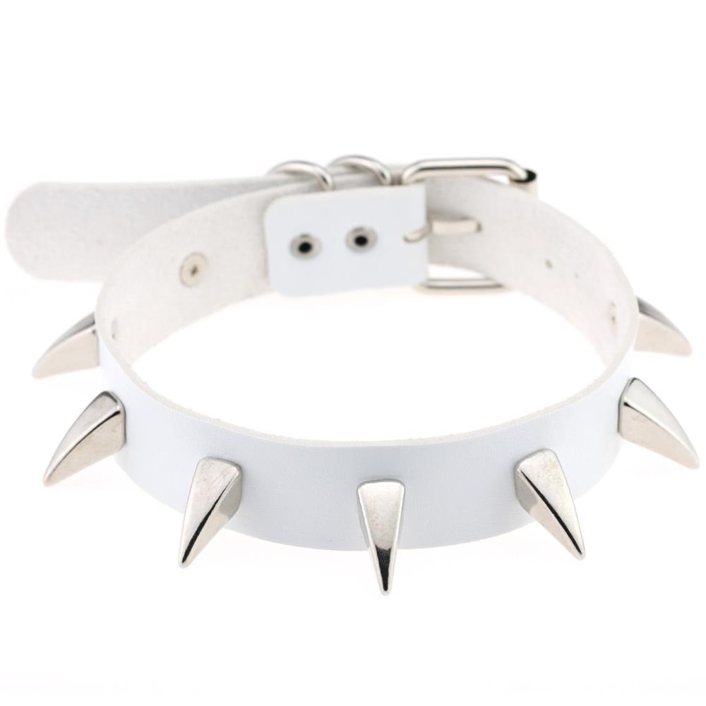 Unisex white leather spiked choker necklace with silver studs, perfect for a rock-inspired look.