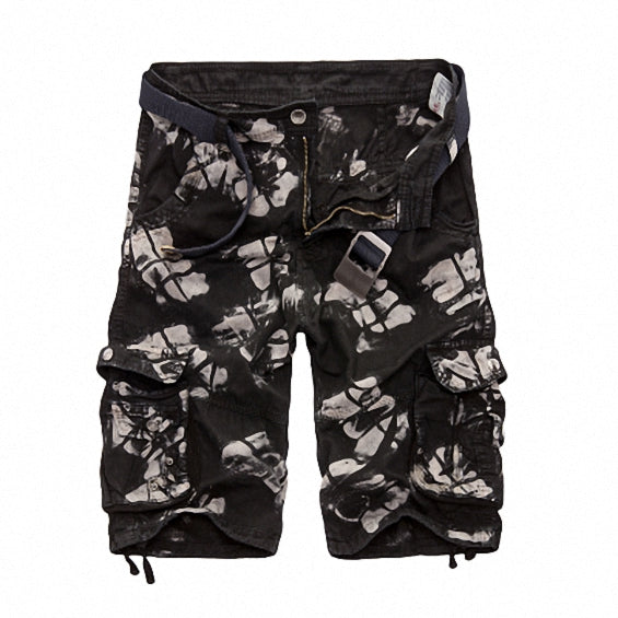 Rock style military shorts for men in urban punk look, featuring loose fit and multiple pockets.