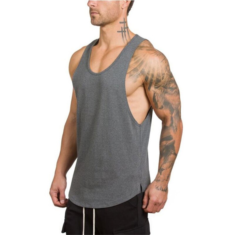 Men's sleeveless rock-style tank top in gray, perfect for fitness and alternative fashion.