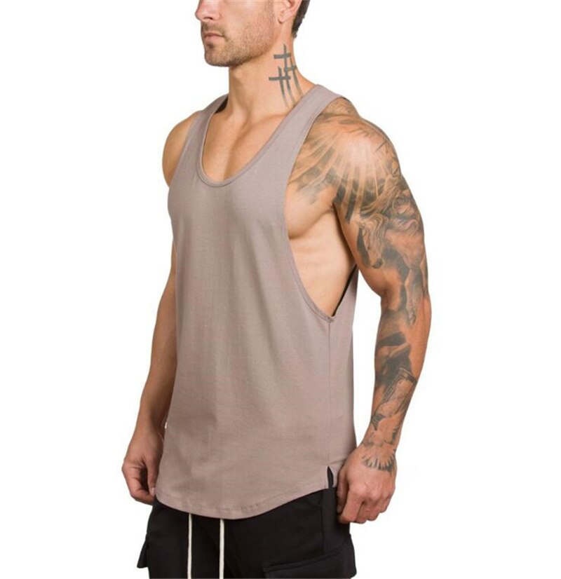 Men's sleeveless rock style tank top in gray, perfect for fitness and alternative fashion.