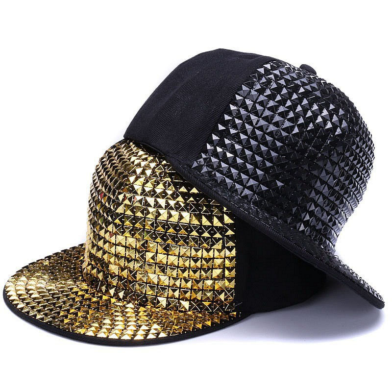 Stylish sequins adjustable baseball caps in black and gold for men and women, perfect casual accessory.