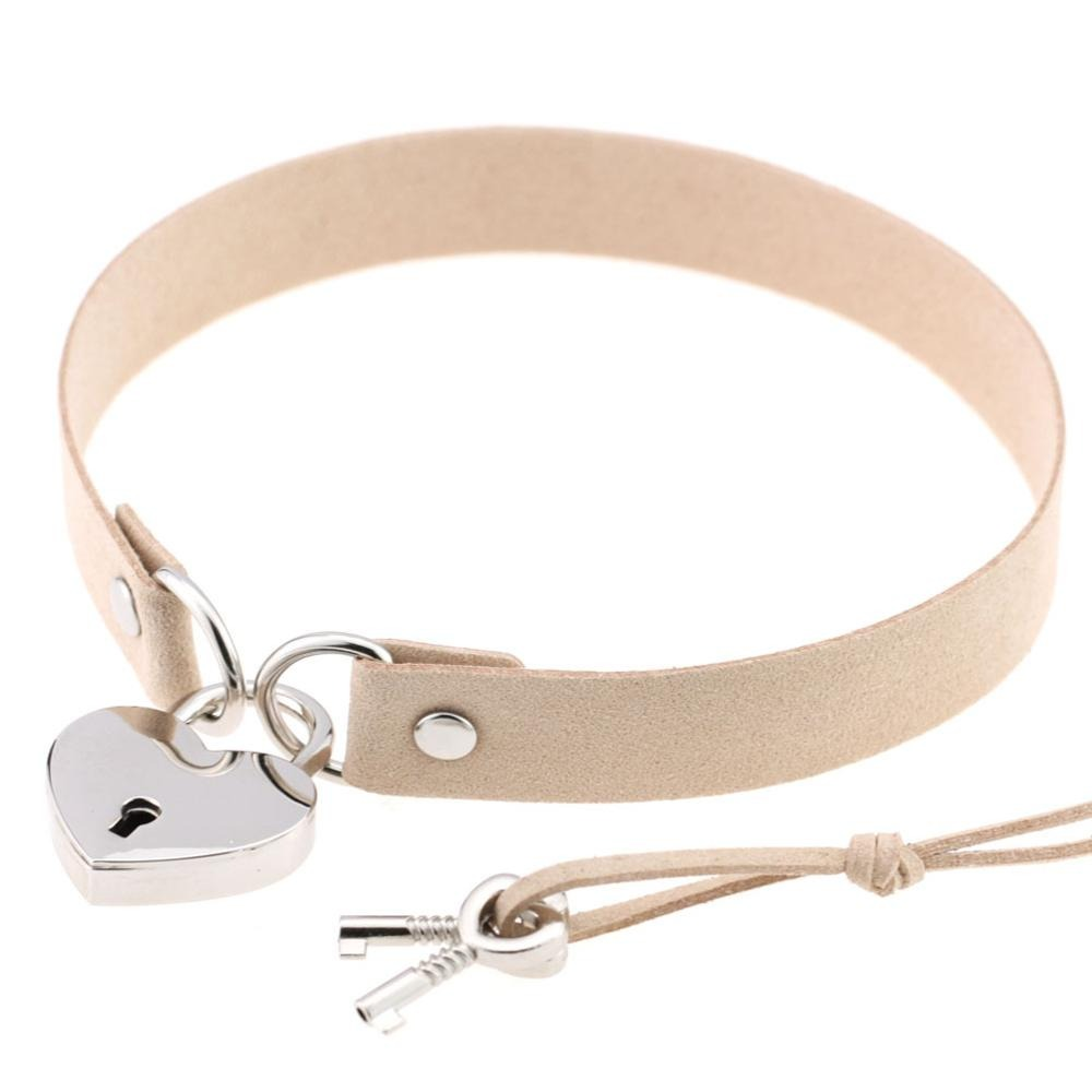 Sexy steampunk heart choker collar with silver lock and key, perfect for alternative fashion lovers.