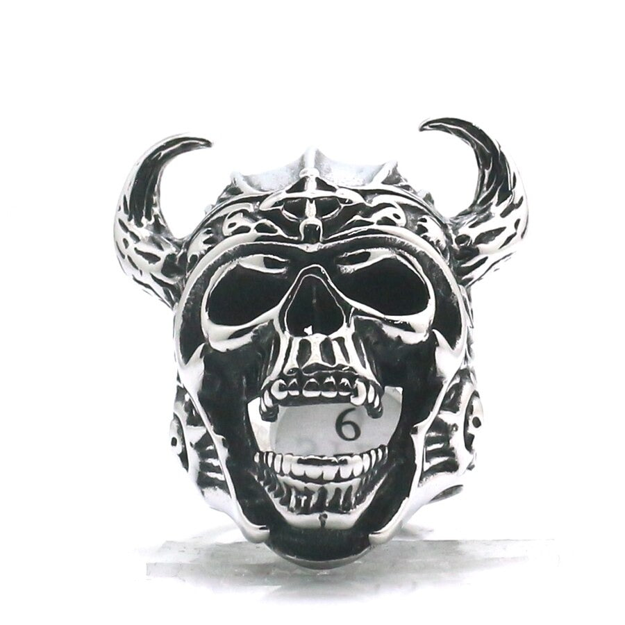 Men's Viking warrior skull ring in silver 316L stainless steel with horns, perfect for bikers and jewelry enthusiasts.