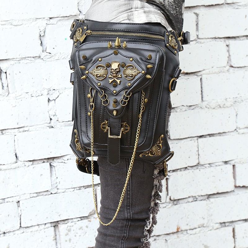 Skull Retro Rock Bag in black leather with decorative gold rivets, ideal for gothic fashion and alternative style.