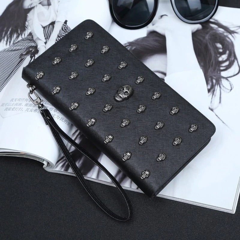 Stylish PU leather skull wallet with riveted design, perfect for gothic fashion enthusiasts.