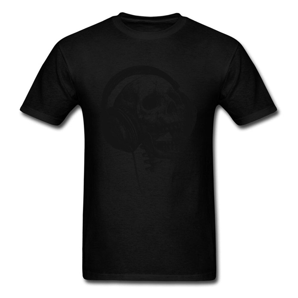 Black unisex t-shirt featuring a skull with headphones, perfect for rock style outfits.