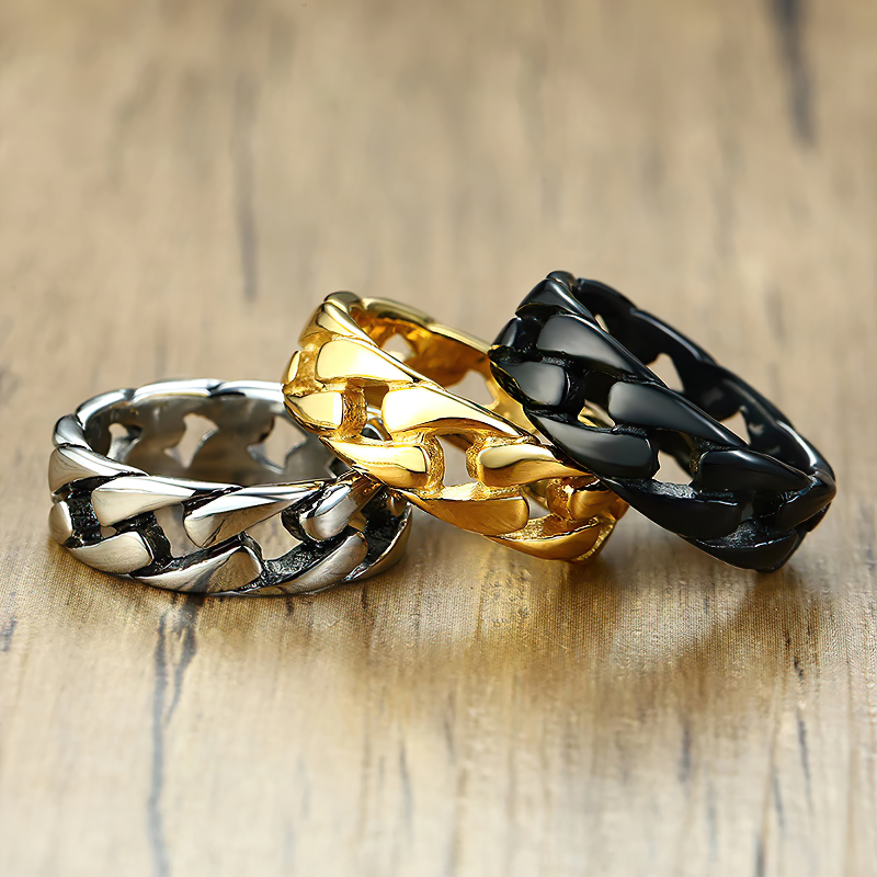 Stainless steel chain link rings in black, gold, and silver for unisex vintage jewellery, perfect for casual and alternative styles.