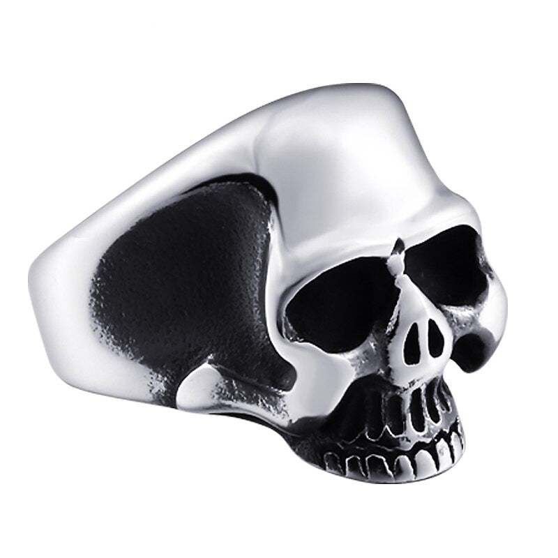 High polished stainless steel skull ring for alternative fashion enthusiasts, perfect for parties and rock accessories.