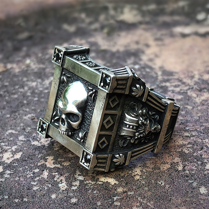 Stainless steel gothic ring featuring a skull design, perfect for bikers and gothic fashion enthusiasts.