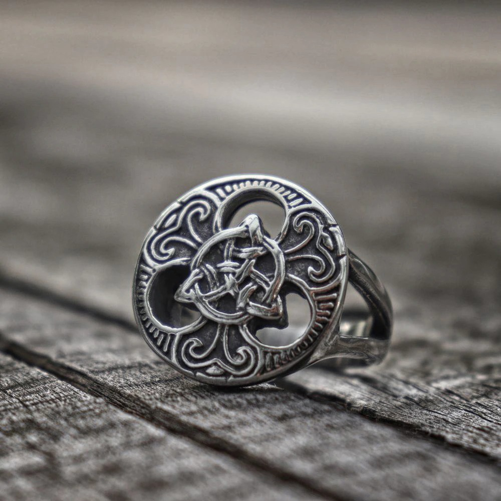 Stylish stainless steel Celtic knot ring for men and women, perfect for cosplay or biker outfits, featuring intricate design.