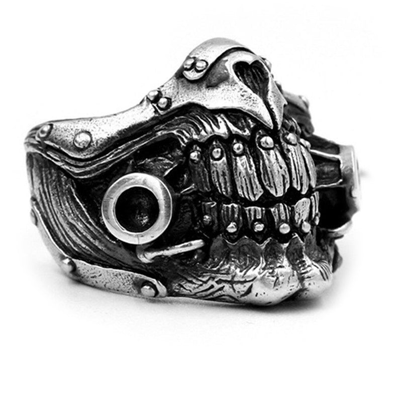 Punk rock skeleton mask ring showcasing intricate details, perfect for cosplay enthusiasts and alternative jewelry lovers.