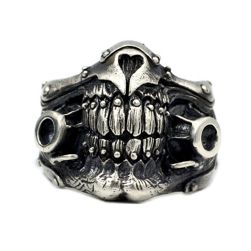 Punk rock skeleton mask ring in silver, perfect for cosplay and alternative jewelry lovers.