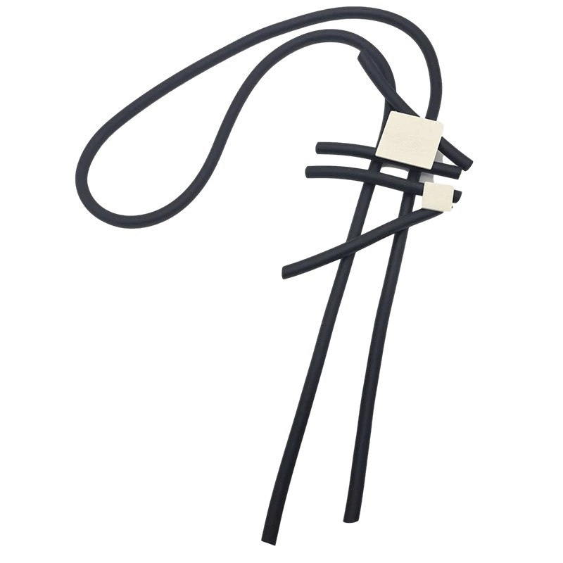 Stylish women’s square wood pendant necklace featuring rubber accessories for a trendy casual look.