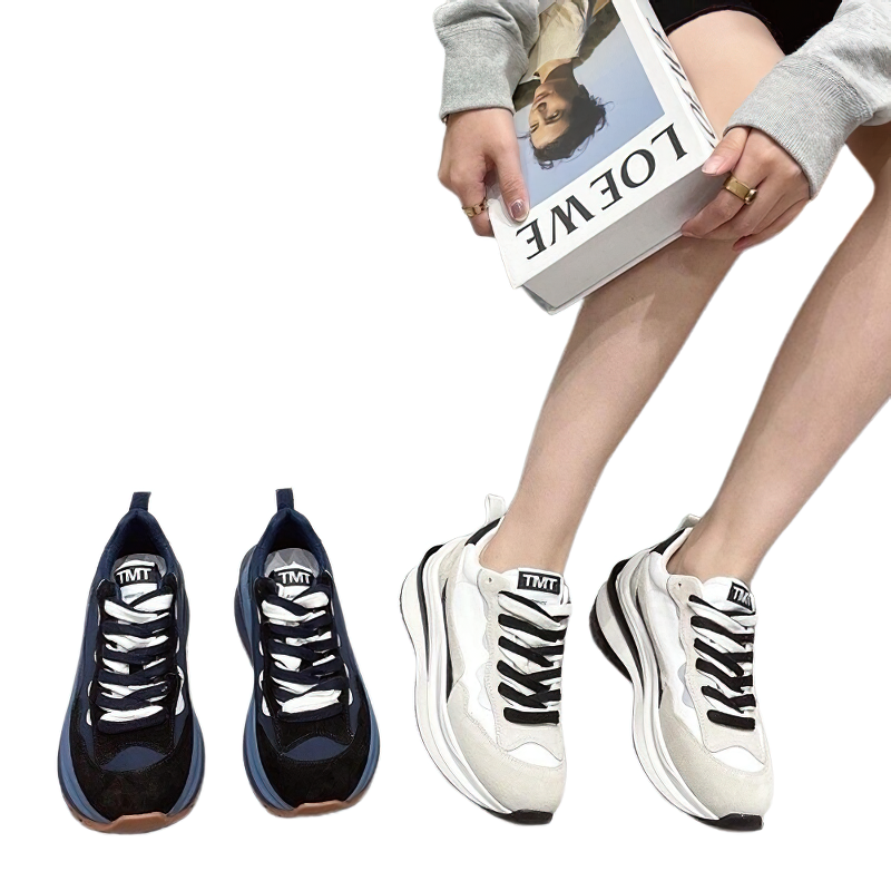 Stylish women's sneakers in mixed colors, featuring chunky design and luminous details, perfect for casual outings.