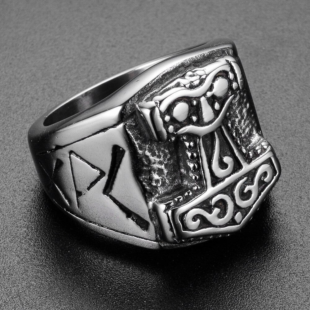 Thor's Hammer biker ring in 316L stainless steel, featuring vintage Nordic design for stylish cosplay and jewelry lovers.
