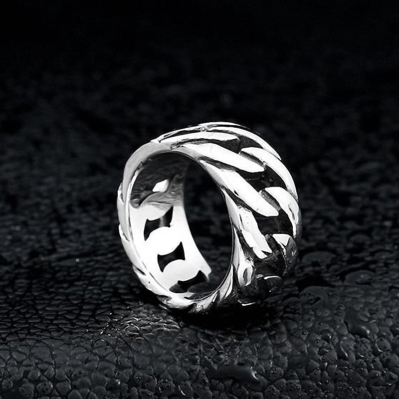 Stylish titanium steel biker chain ring featuring a polished interior, perfect accessory for rockstar vibes.