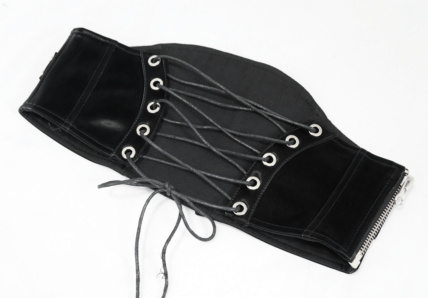 True Gothic Vintage Corset for Women / Black Corset decorated with laces and rivets - HARD'N'HEAVY
