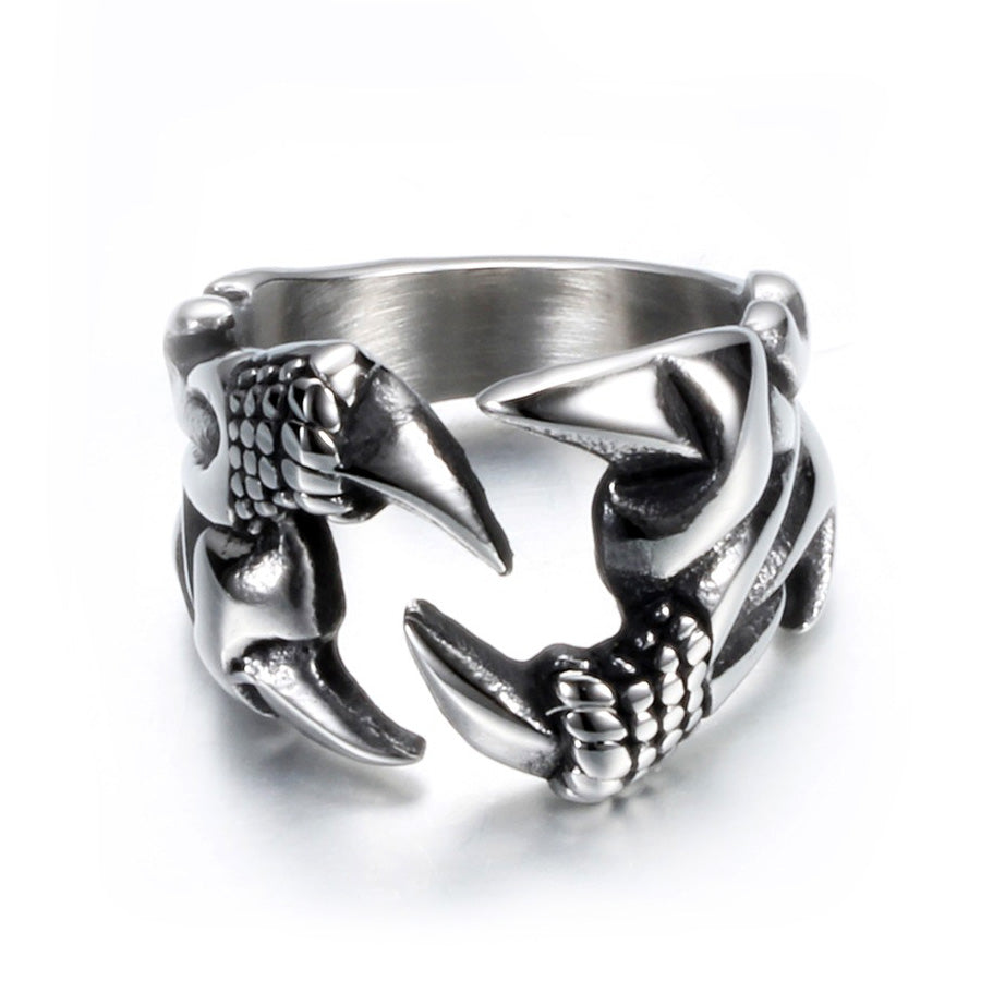 Unique dragon claw biker ring in stainless steel, perfect for alternative fashion and cosplay outfits.