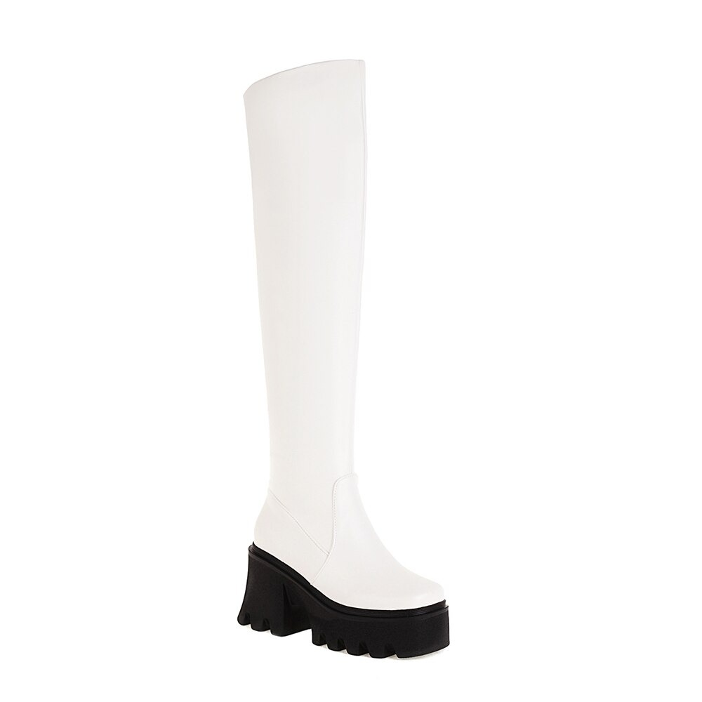 Stylish white over-the-knee high PU leather boots with chunky black heels, perfect for a grunge-inspired autumn look.
