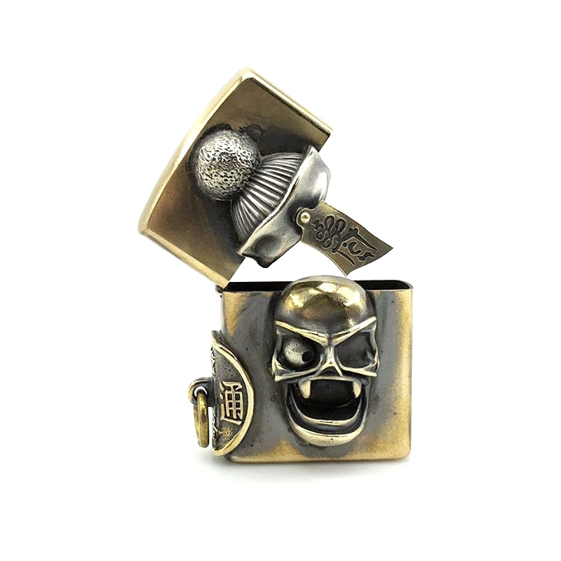 Unisex skull cap lighter case in brass, a stylish rock accessory for collectors. Unique design with quality materials.