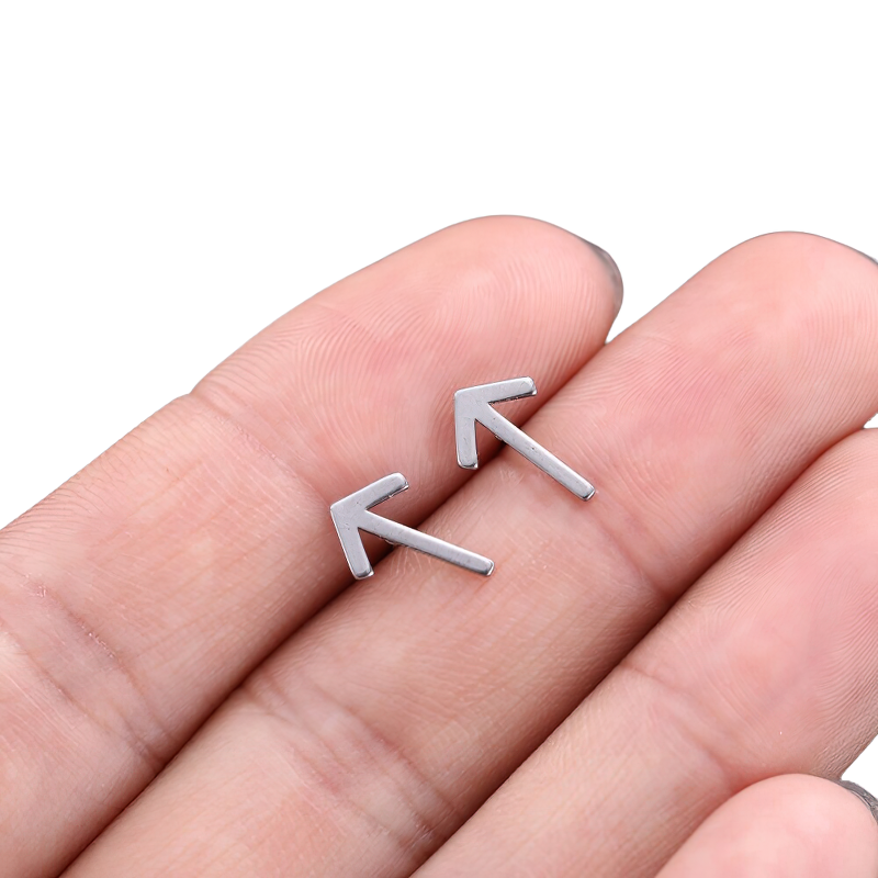 Unisex vintage stainless steel earrings in stylish arrow design, perfect for gothic and trendy looks.