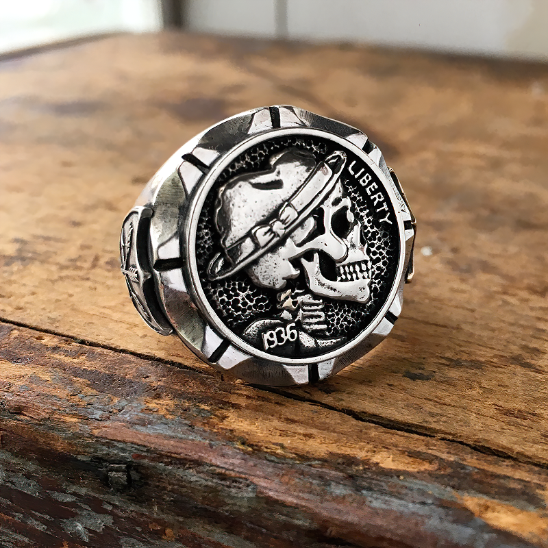 Unisex stainless steel biker ring featuring a striking skull design, perfect for men and women. Stylish and durable.