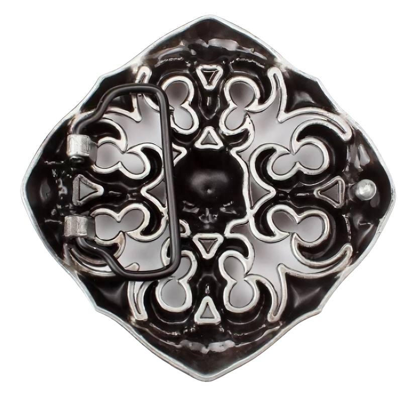 Intricate skull head buckle design for unisex stylish cowskin belt, perfect rock style accessory.