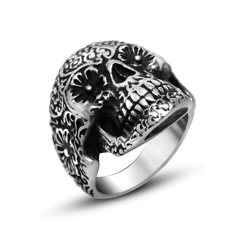 Vampire skull retro steel ring with intricate designs for rock punk and alternative fashion.