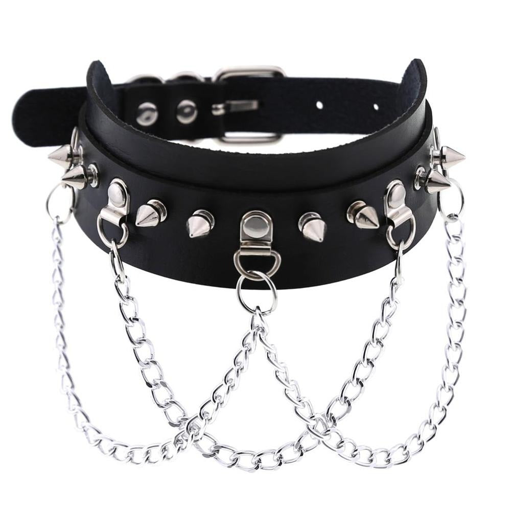 Vegan leather gothic choker with zinc alloy spikes and chains for a stylish punk festival look.