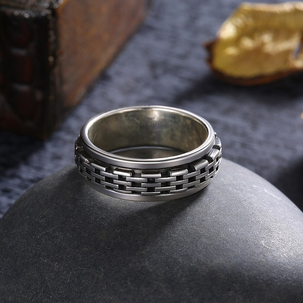 Vintage biker unisex luxury ring in 925 sterling silver, featuring a unique detailed pattern.