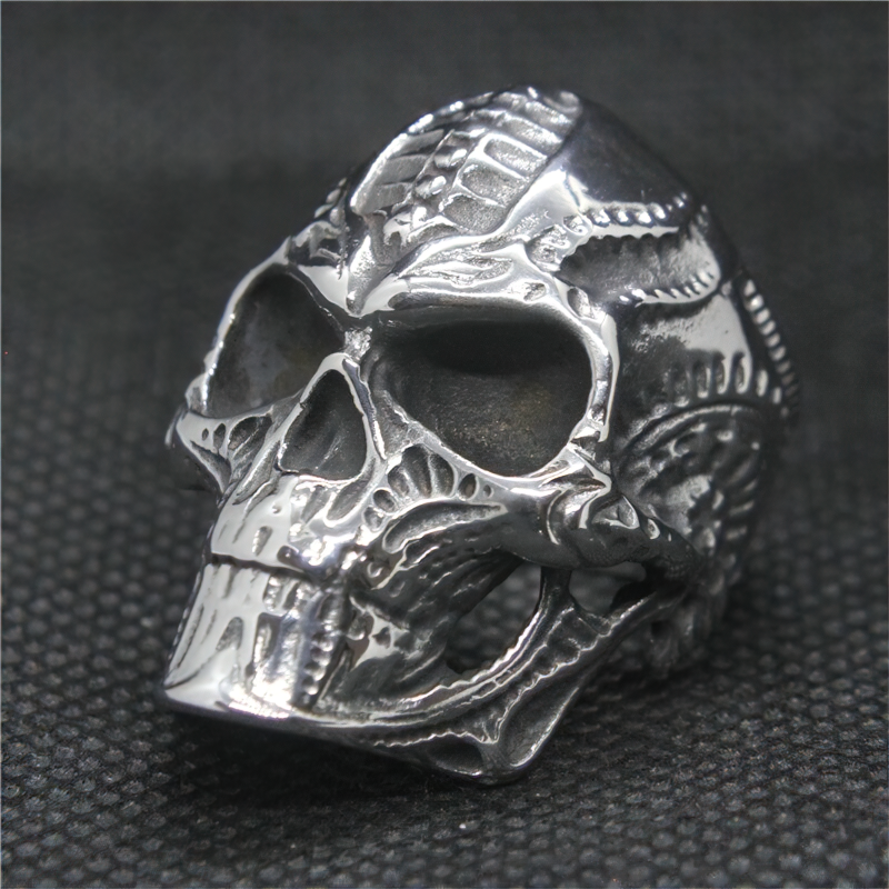 Vintage satanic skull ring in stainless steel, perfect for gothic and punk style jewelry enthusiasts.