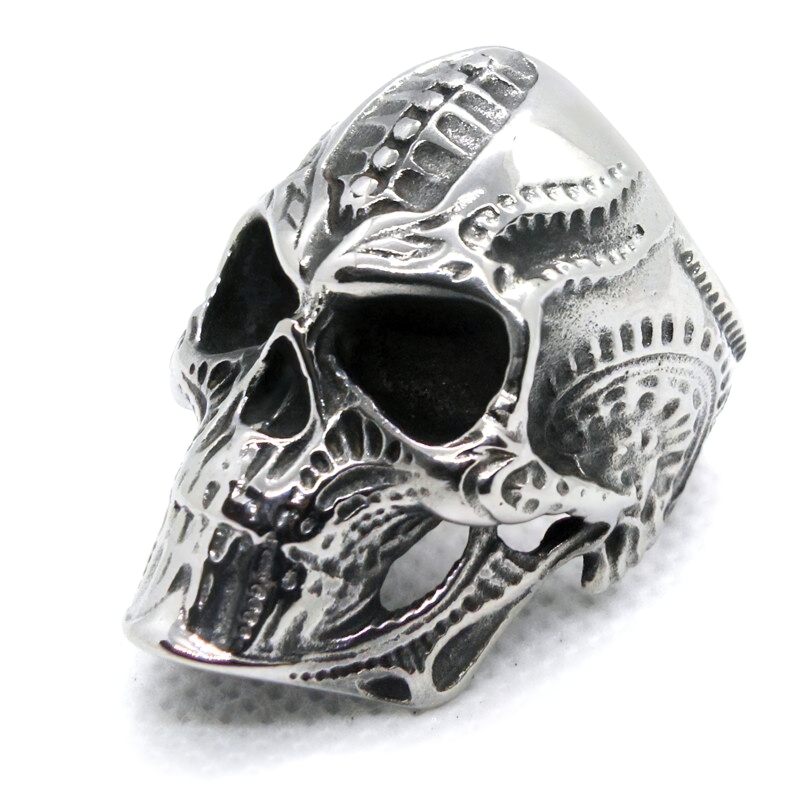 Vintage satanic skull ring in stainless steel, perfect for gothic and punk fashion styles.