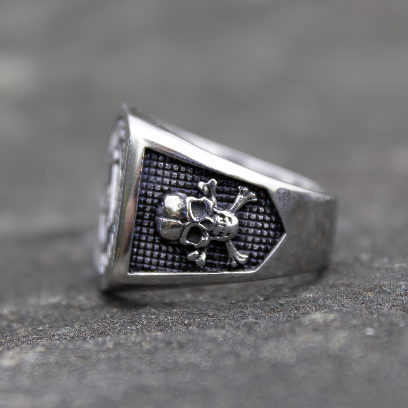 Vintage stainless steel Masonic ring featuring a skull and crossbones design, perfect for alternative style enthusiasts.