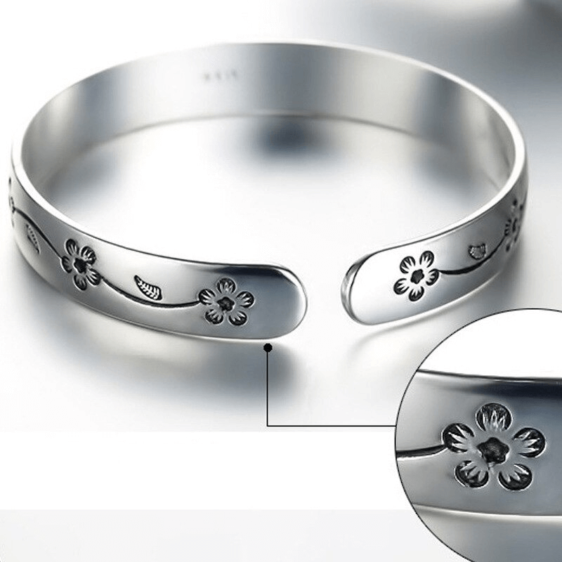 Vintage Style Silver Plated Bangle Bracelet with Blossom Pattern / Metal Jewelry for Men and Women