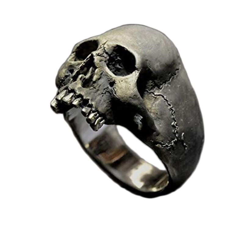 Vintage zinc alloy skull ring in silver, perfect for biker and Gothic styles, edgy unisex accessory.