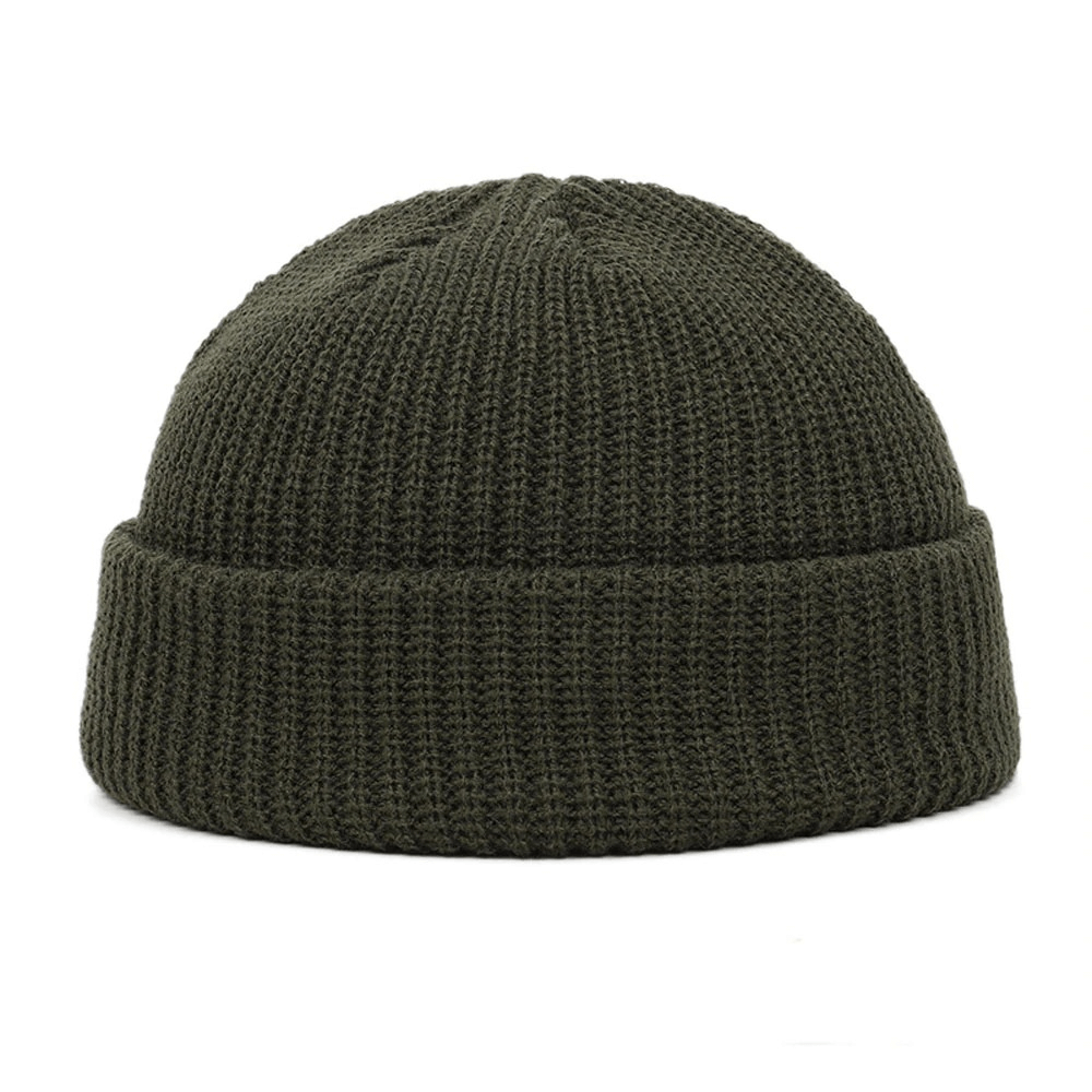 Men's warm casual wool skull beanie in olive green, featuring a stylish ribbed design for cozy comfort.