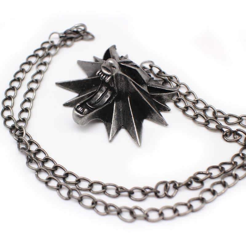 Wild Hunt Game wolf head pendant necklace with metal link chain, perfect for parties and cosplay events.