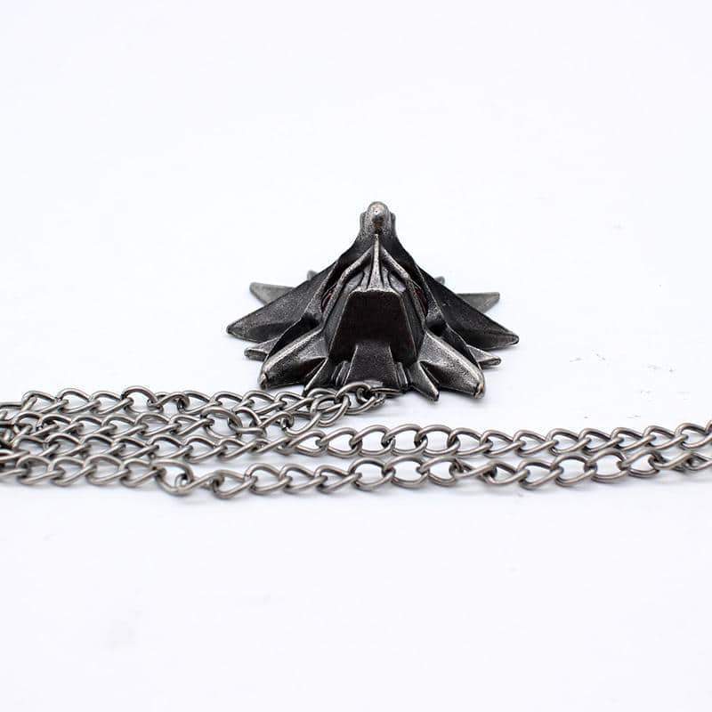 Wild Hunt Game wolf head pendant necklace on a metal link chain, perfect for cosplay and trendy accessories.