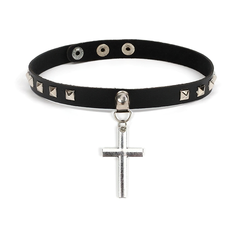Gothic women's choker with silver cross pendant and PU leather, featuring stylish rivets for rock fashion.
