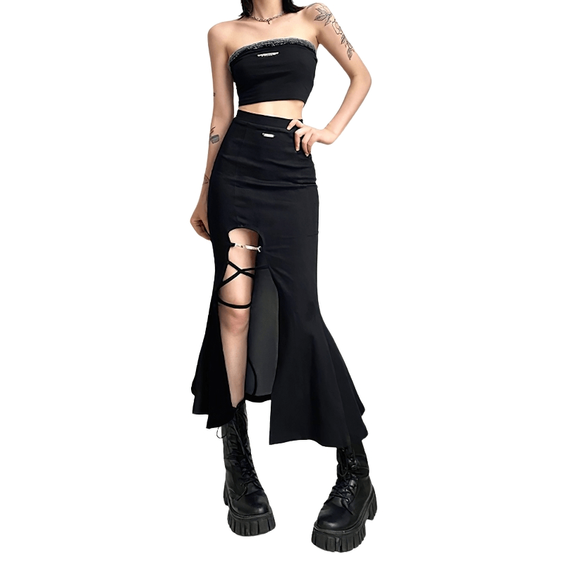 Stylish women's black flared skirt with split and gothic details, perfect for alternative fashion fans.