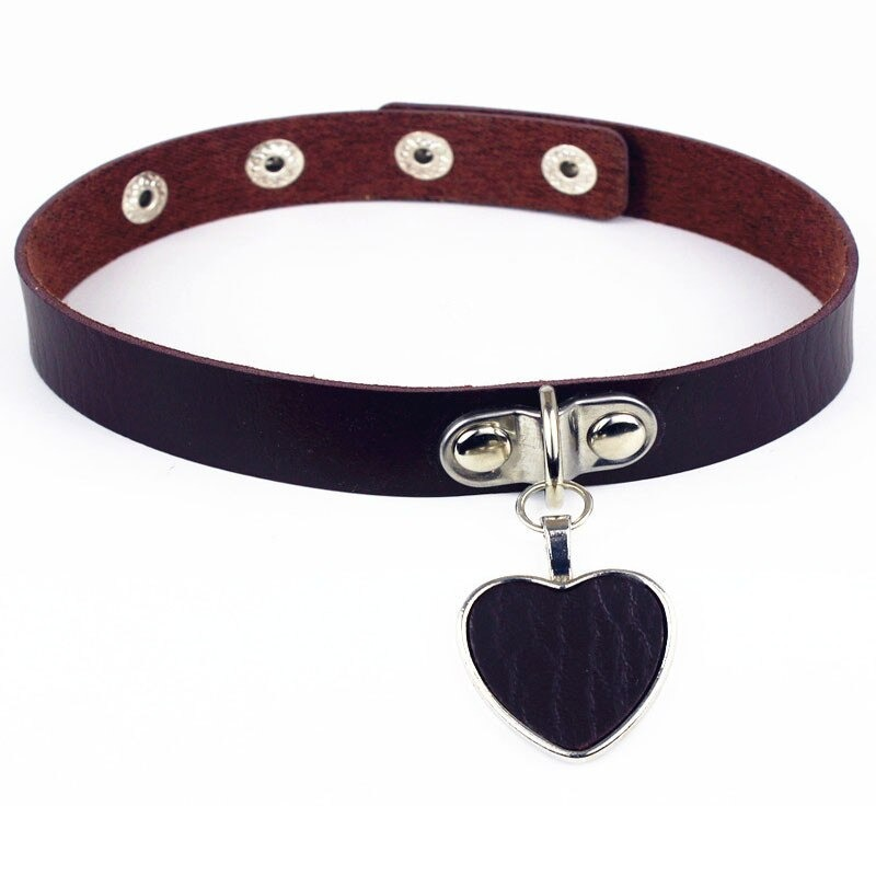 Gothic women's choker necklace made of PU leather with a heart pendant, perfect for adding flair to any outfit.