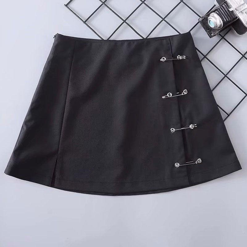 Black low waist A-line short skirt with clips, perfect for a gothic style look.