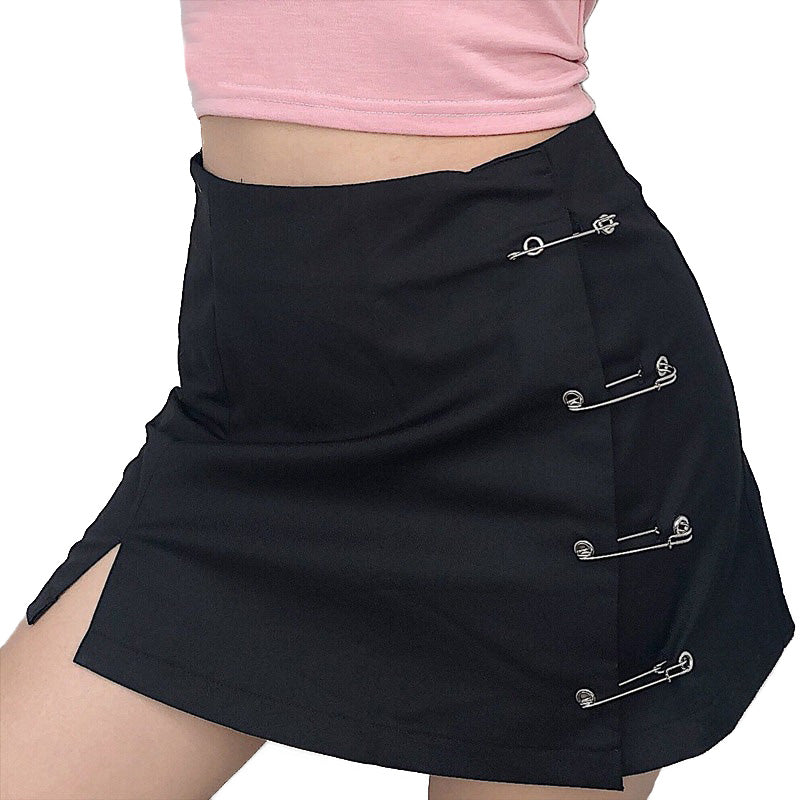 Women's low waist A-line short black skirt with clips and slit, perfect for a gothic fashion statement.