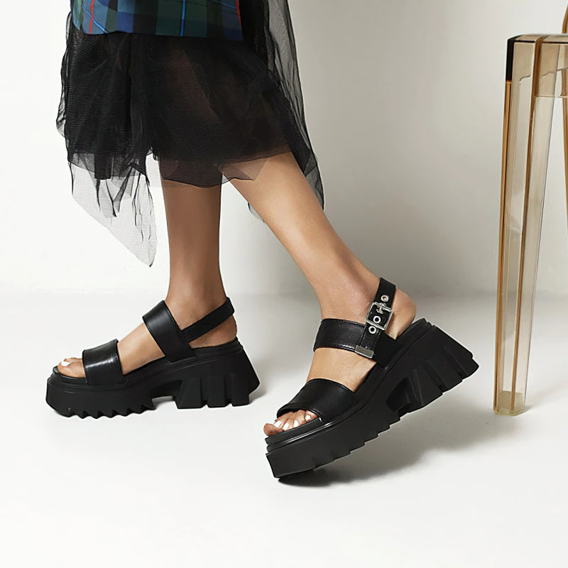 Stylish women's luxury platform chunky sandals with buckle strap, perfect for summer casual outfits.